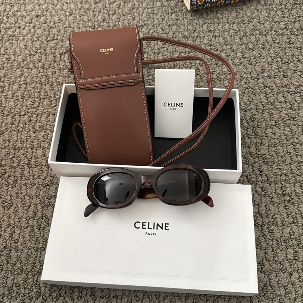CELINE TRIOMPHE OVAL SUNGLASSES IN ACETATE BLONDE HAVANA WITH CASE AND BOX